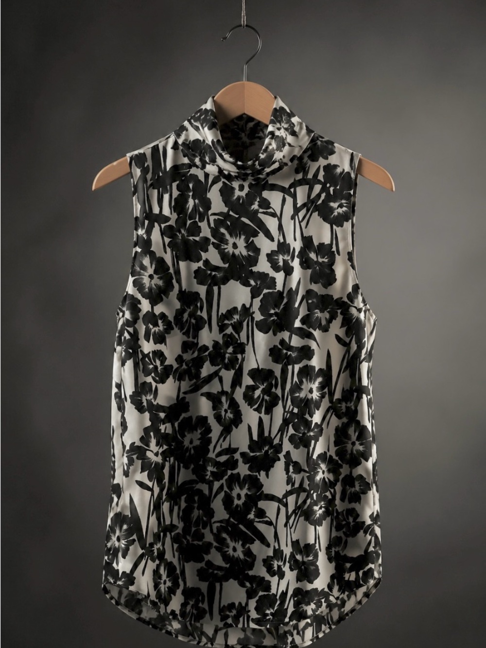Karl Lagerfeld Black & White Floral Tie-Neck Sleeveless Top - Picture 3 of 3